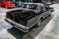 1983-Lincoln-Continental-Black-668677--37.jpg